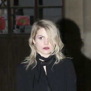 Béatrice Martin (Coeur de pirate) arrivant au défilé de mode "Sonia Rykiel", collection prêt-à-porter Automne-Hiver 2017-2018 à l'Ecole des Beaux-Arts à Paris, le 4 Mars 2017.© CVS/Veeren/Bestimage