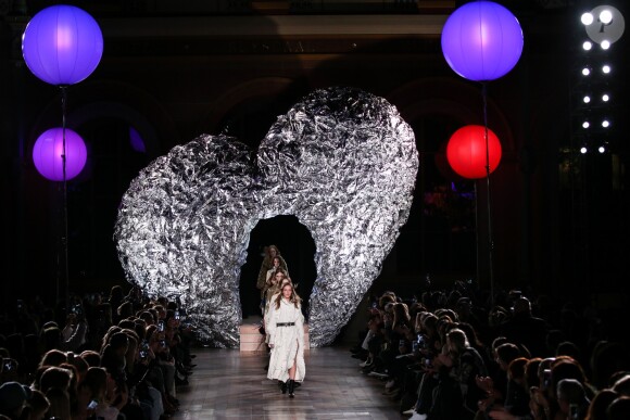 Défilé Sonia Rykiel, collection automne-hiver 2017 à l'École nationale supérieure des Beaux-Arts. Paris, le 4 mars 2017.