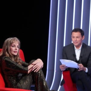 Exclusif - Enregistrement de l'émission "Le Divan" présentée par Marc-Olivier Fogiel avec Arielle Dombasle en invitée, qui sera diffusée le 3 mars sur France 3. Le 3 février 2016 © Dominique Jacovides / Bestimage