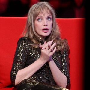 Exclusif - No Web No Blog - Enregistrement de l'émission "Le Divan" présentée par Marc-Olivier Fogiel avec Arielle Dombasle en invitée, qui sera diffusée le 3 mars sur France 3. Le 3 février 2016 © Dominique Jacovides / Bestimage  No Web No Blog pour Belgique et Suisse03/02/2017 - Paris