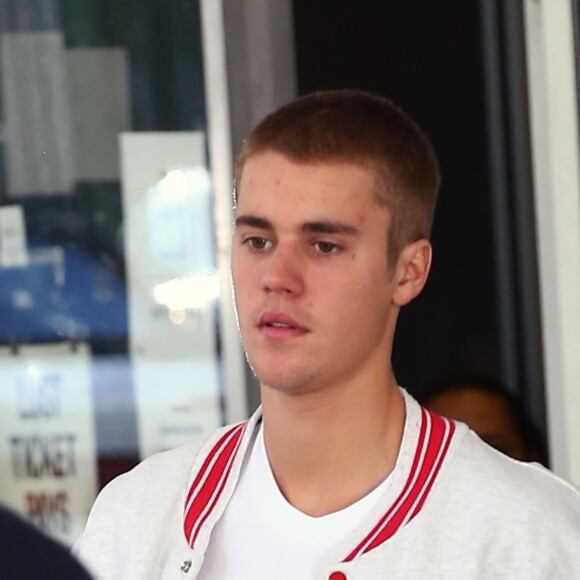 Justin Bieber sort de chez le médecin à Béverly Hills le 23 janvier 2017
