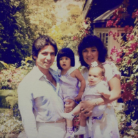 Kim Kardashian : Photo souvenir vintage en mémoire de son défunt papa...