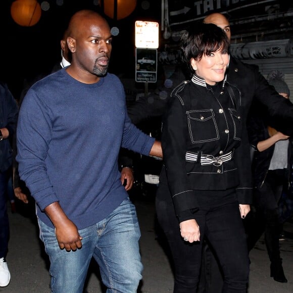 Kris Jenner et son compagnon Corey Gamble à Venice avant le défilé de mode Tommy Hilfiger à Los Angeles, le 8 février 2017