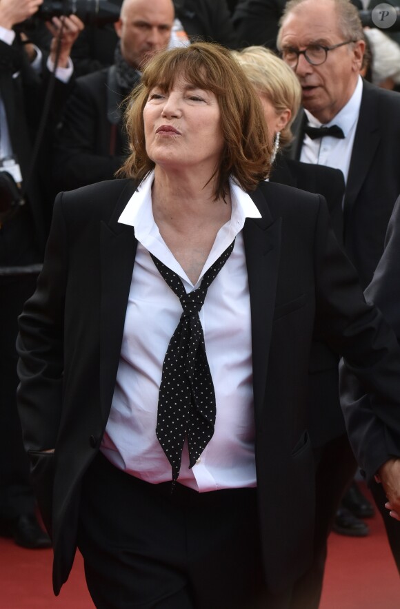 Jane Birkin - Montée des marches du film "Café Society" pour l'ouverture du 69ème Festival International du Film de Cannes. Le 11 mai 2016. © Giancarlo Gorassini/Bestimage