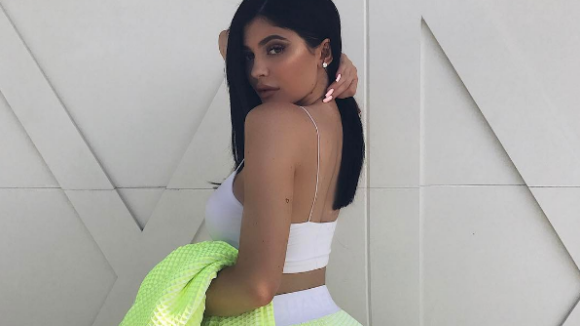 Kylie Jenner : Nouveau scandale et diversion réussie avec ses fesses rebondies