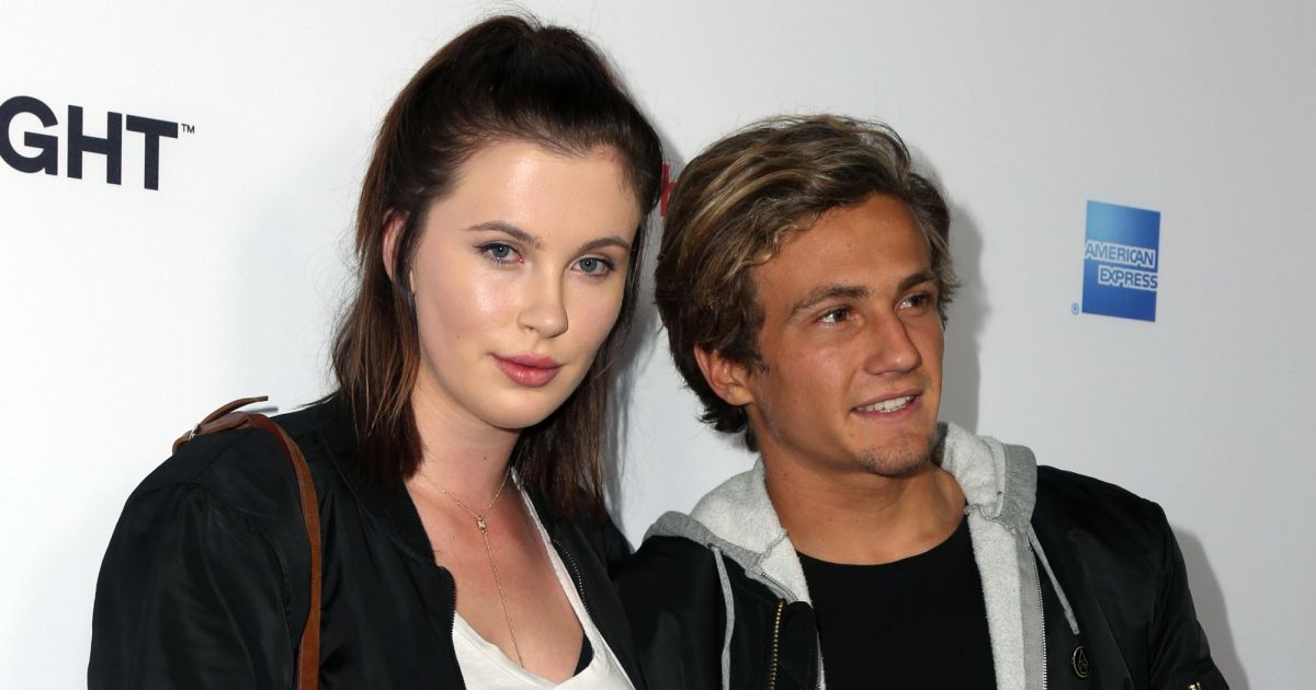 Ireland Baldwin et son compagnon Noah Schweizer lors de la 3ème soirée