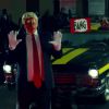 Captures d'écran - Snoop Dog tourne un clip dans lequel il tire sur le président américain Donald Trump, grimé en clown.  Snoop Dogg has done it again &x2013; this time with his presidential assassination parody for his new music video, Lavender. In the dramatic scene, Snoop Dogg takes out a fake gun and points it at an orange-faced, clown-like president Donald Trump character, called &x2018;Ronald Klump. The clip was released on Sunday and is co-directed by Jesse Wellens and James DeFina. The rapper spoke to Billboard about his message through the song: &x2018;I feel like it&x2019;s a lot of people making cool records, having fun, partying, but nobody&x2019;s dealing with the real issue with this fking clown as president, and the sh that we dealing with out here, so I wanted to take time out to push pause on a party record and make one of these records for the time being&x2019;. He also explained what motivated him to write the track: &x2018;Making a song that was not controversial but real &x2013; real to the voice of the people who don&x2019;t have a voice. It&x2019;s not like (Jesse) told me to make a record to express what I&x2019;m expressing on the song, but there were certain things that he said that brought that feeling, to make me want to express that when I was writing&x2019;.14/03/2017 - 