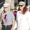Robert Blake et sa fiancée Pamela Hudak dans les rues de Beverly Hills le 13 mars 2017. L'acteur américain, célèbre dans les années 1970 pour son interprétation de l'inspecteur Baretta à la télévision, a été innocenté du meurtre de sa seconde épouse (assassinée en 2001) par un tribunal de Los Angeles en 2005.