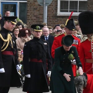 Le prince William et la duchesse Catherine de Cambridge assistaient à la parade de la Saint-Patrick avec le régiment des Irish Guards aux Cavalry Barracks du régiment des Irish Guards à Hounslow, dans l'ouest de Londres, le 17 mars 2017.