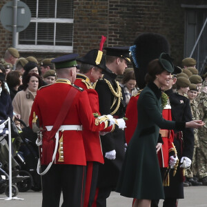 Le prince William et la duchesse Catherine de Cambridge assistaient à la parade de la Saint-Patrick avec le régiment des Irish Guards aux Cavalry Barracks du régiment des Irish Guards à Hounslow, dans l'ouest de Londres, le 17 mars 2017.