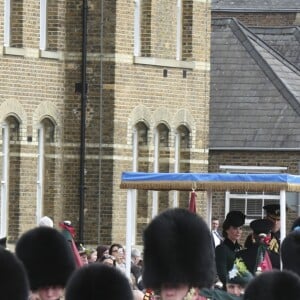 Le prince William et la duchesse Catherine de Cambridge assistaient à la parade de la Saint-Patrick aux Cavalry Barracks du régiment des Irish Guards à Hounslow, dans l'ouest de Londres, le 17 mars 2017.