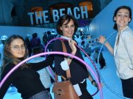Inès de la Fressange : Parisienne à la plage avec ses filles Violette et Nine