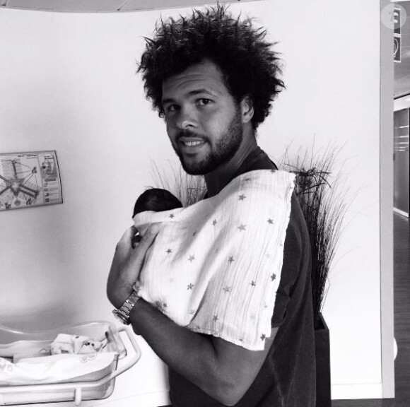 Jo-Wilfried Tsonga confirme la naissance de son fils sur Instagram le 24 mars 2017.