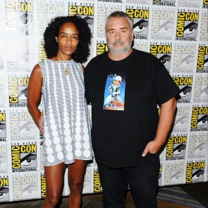 Luc Besson et Virginie Silla lors du panel EuropaCorp's Valerian and the City of a Thousand Planets au Comic-Con 2016 le 21 juillet.