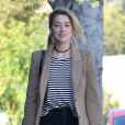 Amber Heard promène ses chiens et déjeune avec une amie à Los Feliz, le 26 janvier 2017