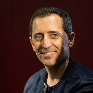 Exclusif - Gad Elmaleh lors d'une séance de dédicace pour sa bande dessinée (BD) ''Le Blond'' à la FNAC Saint-Lazare à Paris, le 17 mars 2017. © Tiziano Da Silva / Bestimage