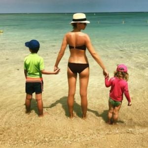 Sylvie Tellier et ses enfants en vacances. Instagram, février 2017