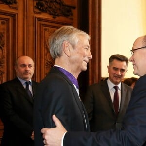 Exclusif - Le prince Albert II de Monaco s'est vu remettre le titre et les insignes de Docteur Honoris Causa dans le grand salon de la Sorbonne, sous l'égide de Jean Chambaz, président de l'université Pierre et Marie Curie à Paris, le 21 mars 2017, en reconnaissance de son engagement dans la lutte contre le réchauffement climatique et la préservation de l'environnement. © Dominique Jacovides/Bestimage