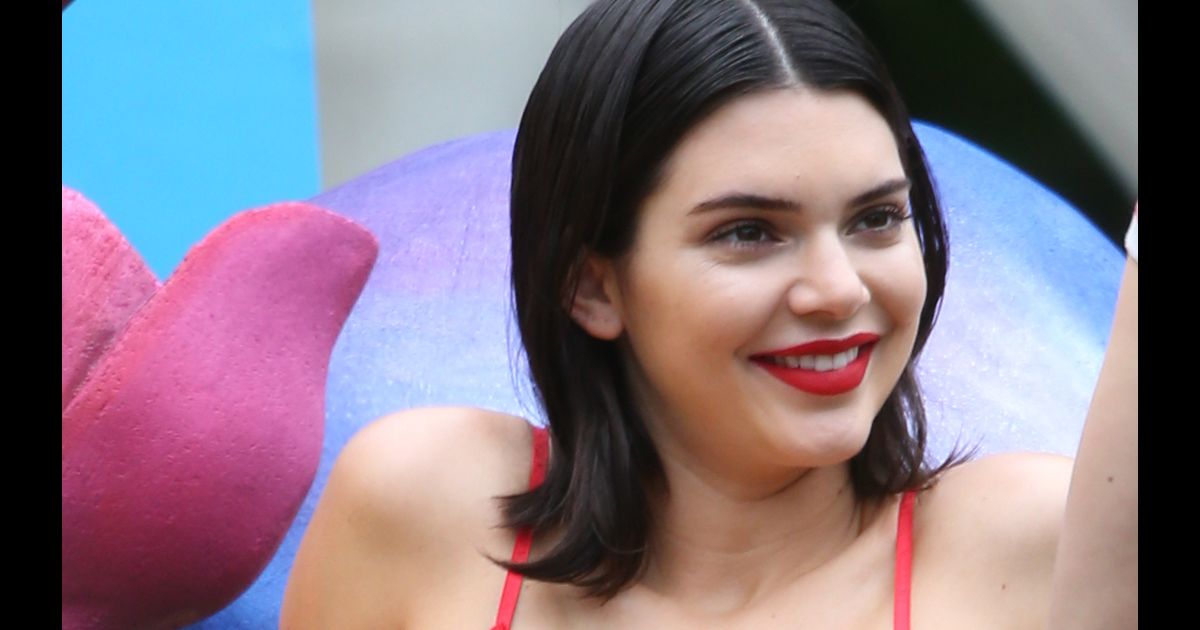 Kendall Jenner pose en lingerie lors d'une séance photo à Miami le 12