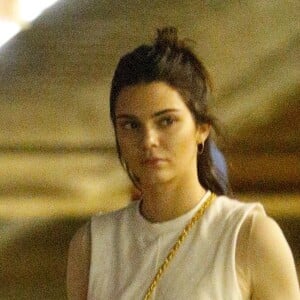 Kendall Jenner fait du shopping dans les rues de Beverly Hills, le 9 mars 2017