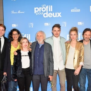 Yaniss Lespert, Pierre Kiwitt, Ceyla Lacerda, son mari Pierre Richard entre ses petis-enfants Lucille et Arthur, Stéphanie Crayencour, Philippe Chaine , Fanny Valette à l'avant-première du film "Un profil pour deux" au cinéma UGC Normandie à Paris, France, le 27 mars 2017. © Coadic Guirec/Bestimage