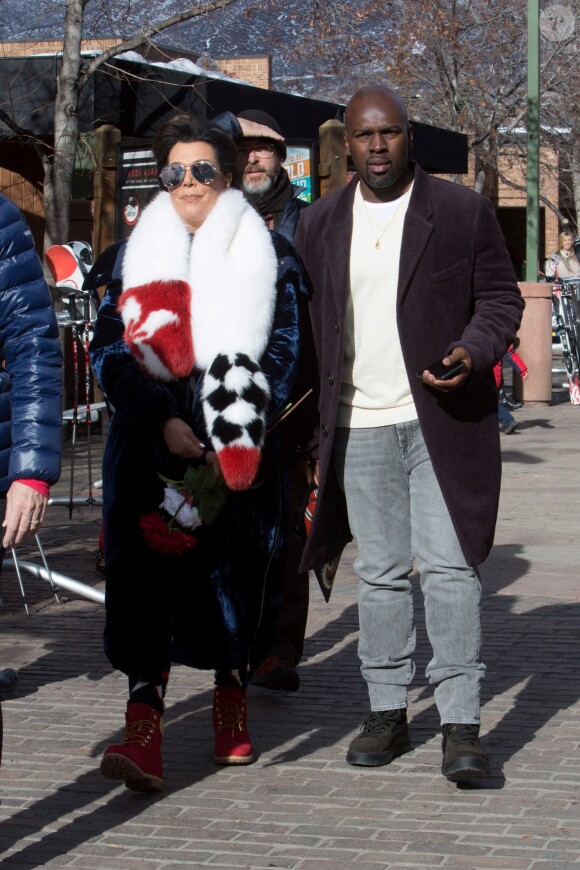 Exclusif - Kris Jenner et son compagnon Corey Gamble font du shopping avec Melanie Griffith à Aspen le 30 décembre 2016.