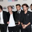 One Direction (Harry Styles, Niall Horan, Louis Tomlinson,Liam Payne et Zayn Malik) dans la Press Room des "American Music Awards 2013" a Los Angeles, le 24 novembre 2013.