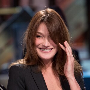 Exclusif - Carla Bruni-Sarkozy - Enregistrement de l'émission MerciBrassens, dans les studios de La Plaine Saint-Denis, qui a été diffusée sur France 2 le samedi 18 février en prime time. © Cyril Moreau / Bestimage