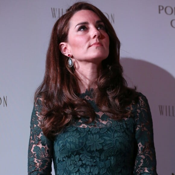 Kate Middleton, duchesse de Cambridge, lors de la soirée de bienfaisance annuelle de la National Portrait Gallery, à Londres le 28 mars 2017.