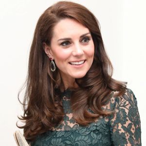 Kate Middleton, duchesse de Cambridge, lors de la soirée de bienfaisance annuelle de la National Portrait Gallery, à Londres le 28 mars 2017.