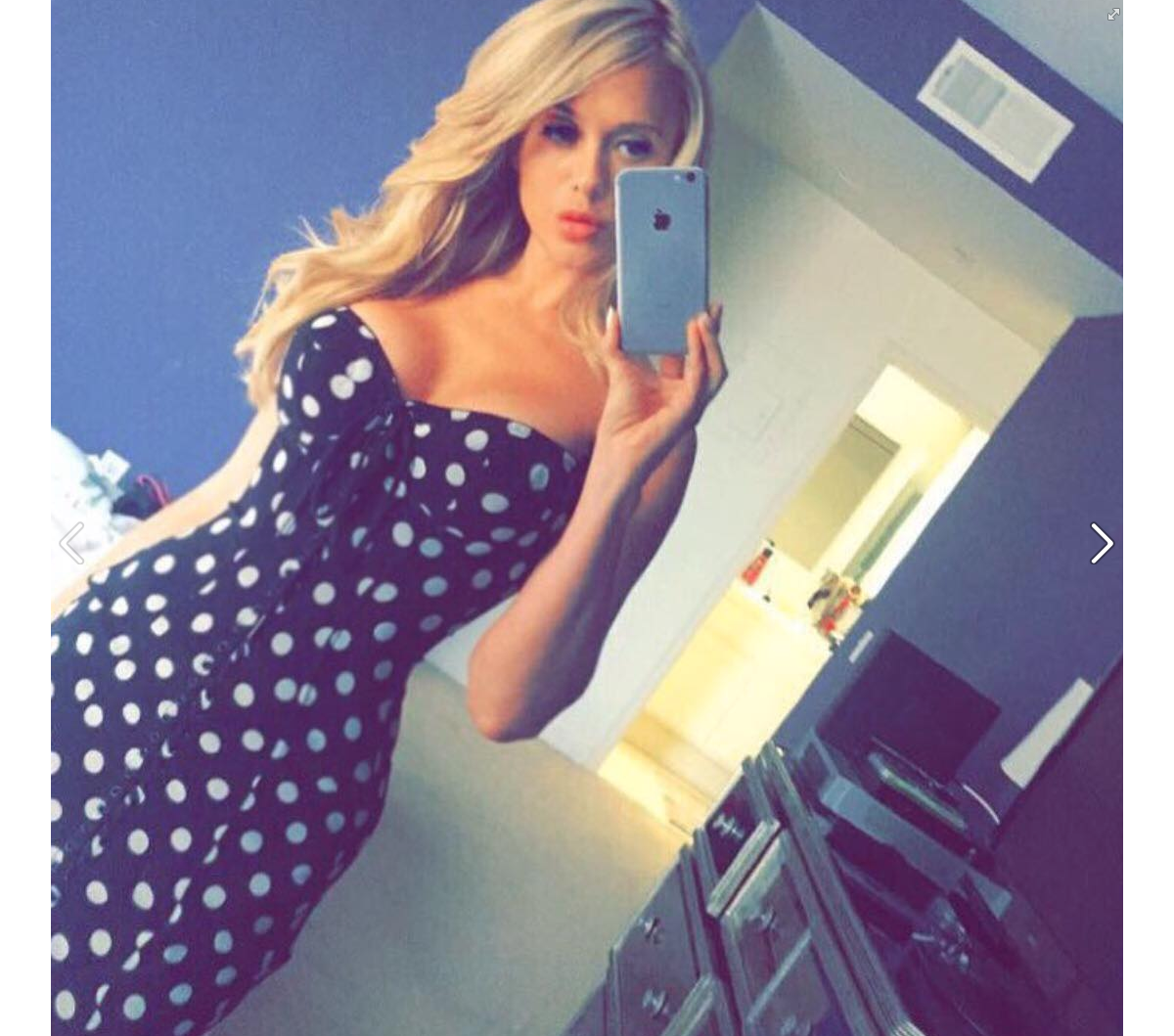 Photo Katie May a publié une photo d'elle sur sa page Facebook le 3