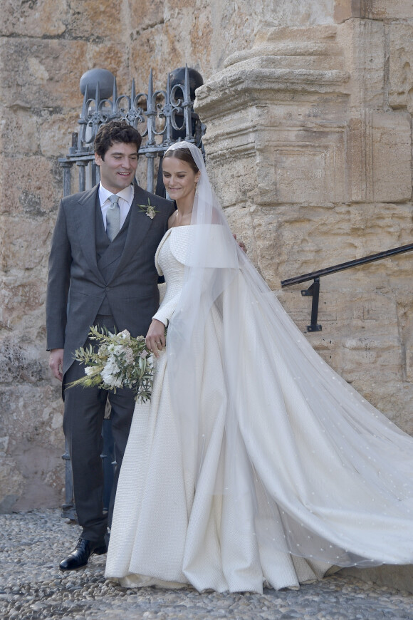 Alejandro Santo Domingo et Lady Charlotte Wellesley lors de leur mariage en Andalousie le 28 mai 2016. Le couple attend son premier enfant pour l'été 2017.