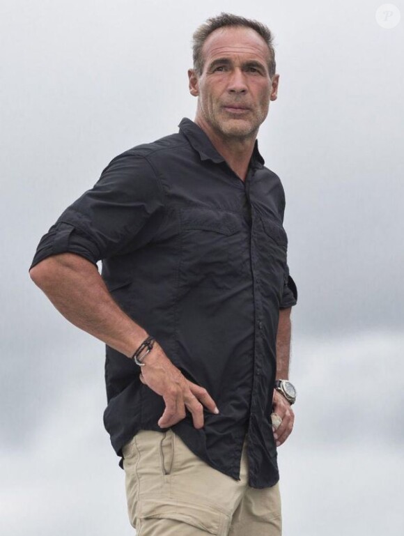 Mike Horn à l’époque de The Island sur M6 Mike Horn en chemise noire lors de la période The Island sur M6