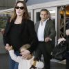 Carla Bruni, son mari Nicolas Sarkozy et leur fille Giulia arrivent à l'aéroport LAX de Los Angeles pour les vacances de Pâques. Carla profitera des vacances pour enregistrer son nouvel album. Le 16 avril 2016