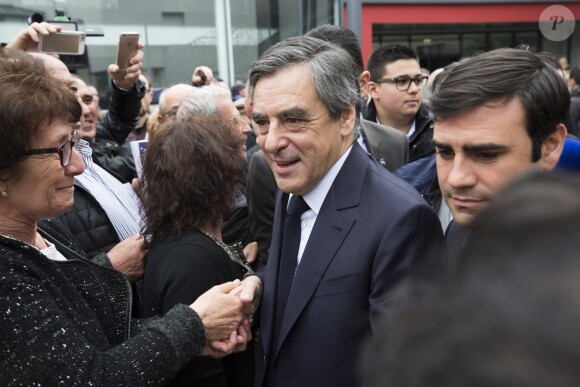 François Fillon (candidat du parti ''Les Républicains" à l'élection présidentielle 2017) se rend en Corse dans le cadre de sa campagne présidentielle et va à la rencontre des habitants de Biguglia, le 1er avril 2017.