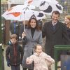 Le prince Joachim et la princesse Marie de Danemark étaient accompagnés de leurs enfants Henrik (7 ans) et Athena (5 ans) pour l'inauguration de la saison 2017 du parc d'attractions Bakken, le 30 mars 2017 à Gentofte au nord de Copenhague.