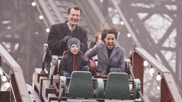 Marie et Joachim de Danemark : Ravis au parc d'attractions avec Henrik et Athena