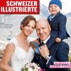 Didier Cuche et Manuela Fanconi en couverture du magazine suisse Schweizer Illustrierte, photographiés avec leur fils Noé (1 an) lors de leur mariage célébré le 31 mars 2017 à Lenzerheide, dans le canton des Grisons. Le couple s'était uni civilement en octobre 2015 alors que Manuela était enceinte et a pu cette fois fêter ses noces avec 80 proches, amis et famille. © Schweizer Illustrierte