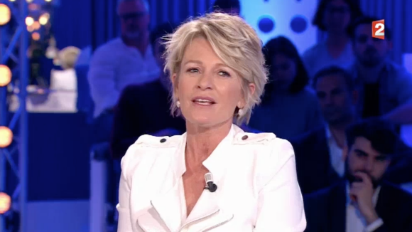 Sophie Davant dans l'émission "On n'est pas couché" sur France 2. Le 8 avril 2017.