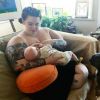 Photo de Tess Holliday et son fils Bowie Juniper. Septembre 2016 (publié en avril 2017).