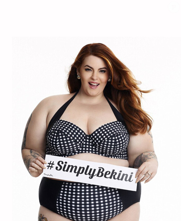 Tess Holiday pose en bikini pour la marque spécialisée en grandes tailles Simply Be. Juin 2015.