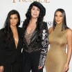 Kourtney et Kim Kardashian : Sexy sur le tapis rouge pour une soirée avec Cher
