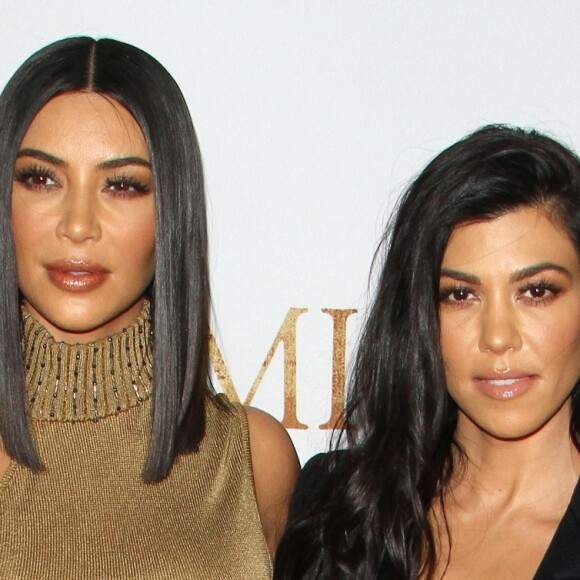 Kim Kardashian, Kourtney Kardashian à la première de ‘The Promise' au théâtre TCL à Hollywood, le 12 avril 2017