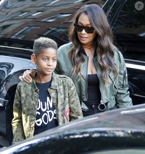 La La Anthony et son fils Kiyan sont allés rendre visite à Kim Kardashian dans son appartement à New York le 4 octobre 2016.
