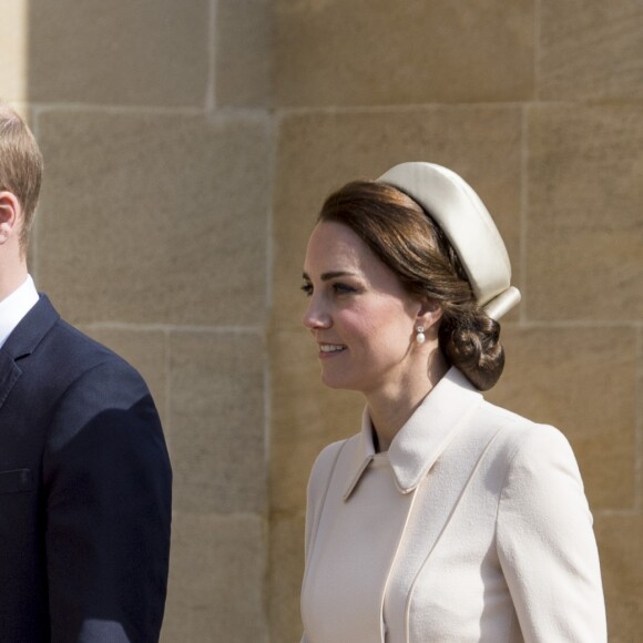 Catherine Kate Middleton, la duchesse de Cambridge et son mari le prince William, duc de Cambridge - La famille royale britannique assiste à la messe de Pâques à la chapelle Saint-Georges de Windsor, le 16 avril 2017