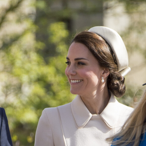 Catherine Kate Middleton, la duchesse de Cambridge et son mari le prince William, duc de Cambridge - La famille royale britannique assiste à la messe de Pâques à la chapelle Saint-Georges de Windsor, le 16 avril 2017