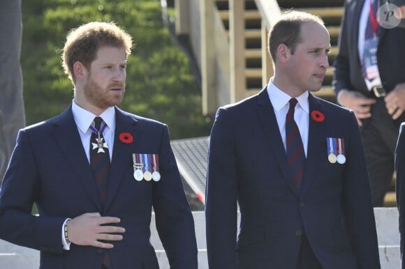 Le prince William, duc de Cambridge et le prince Harry lors des commémorations des 100 ans de la bataille de Vimy, (100 ans jour pour jour, le 9 avril 1917) dans laquelle de nombreux Canadiens ont trouvé la mort lors de la Première Guerre mondiale, au Mémorial national du Canada, à Vimy, France, le 9 avril 2017