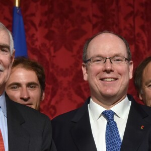 Semi-exclusif - Le prince Albert II de Monaco prenait part le 20 avril 2017 à une réception donnée au palais de l'Elysée par François Hollande en l'honneur de la voile française et particulièrement les skippers Armel Le Cléac'h et Thomas Coville, récipiendaires de la Légion d'honneur. © Giancarlo Gorassini/Bestimage