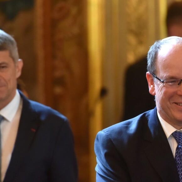 Semi-exclusif - Le prince Albert II de Monaco prenait part le 20 avril 2017 à une réception donnée au palais de l'Elysée par François Hollande en l'honneur de la voile française et particulièrement les skippers Armel Le Cléac'h et Thomas Coville, récipiendaires de la Légion d'honneur. © Giancarlo Gorassini/Bestimage