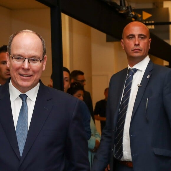 Le prince Albert II de Monaco lors de l'inauguration du salon Top Marques au Grimadi Forum à Monaco. © O. Huitel / Pool Restreint / Bestimage